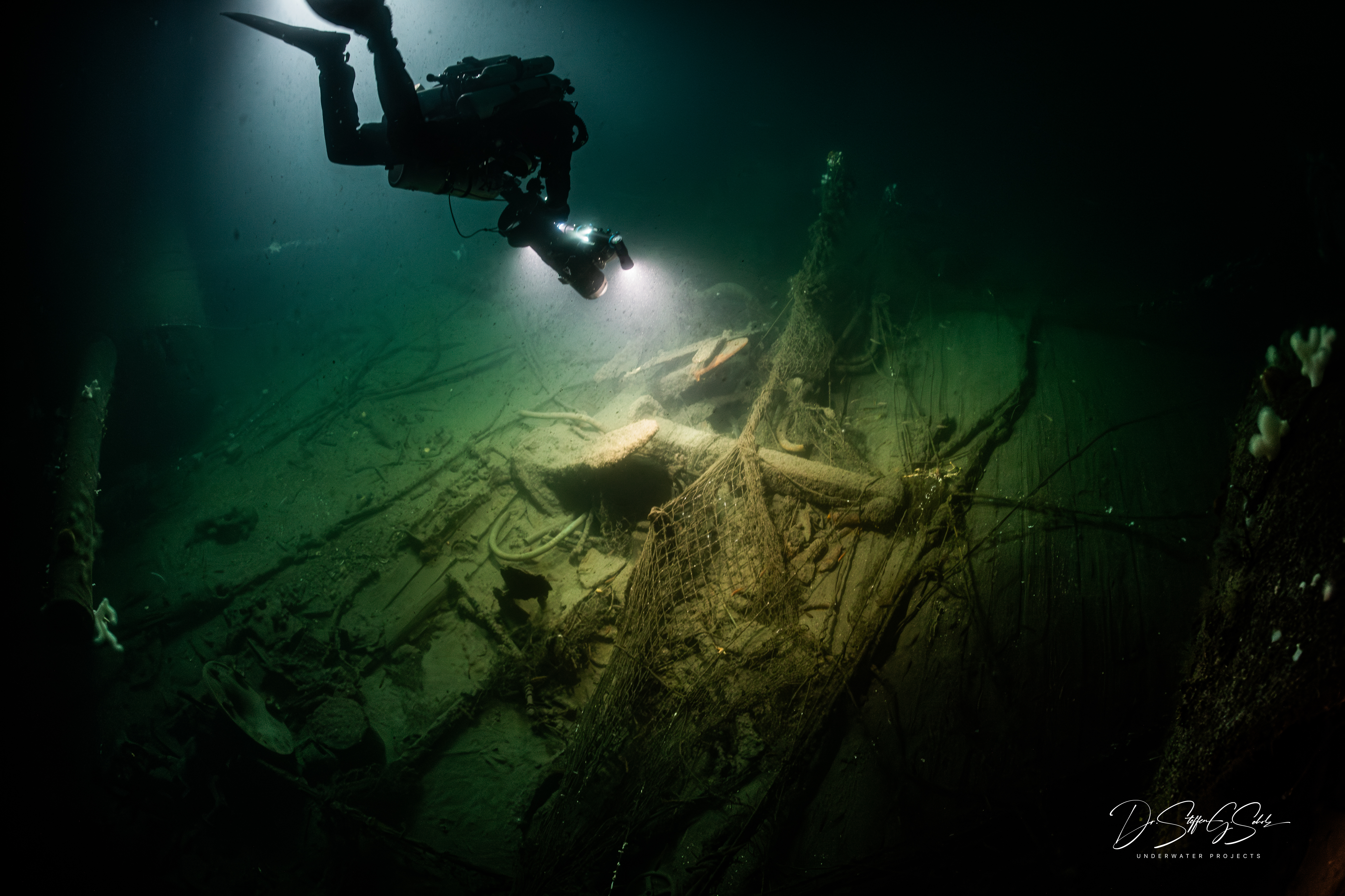 HMS Nottingham on the seabed